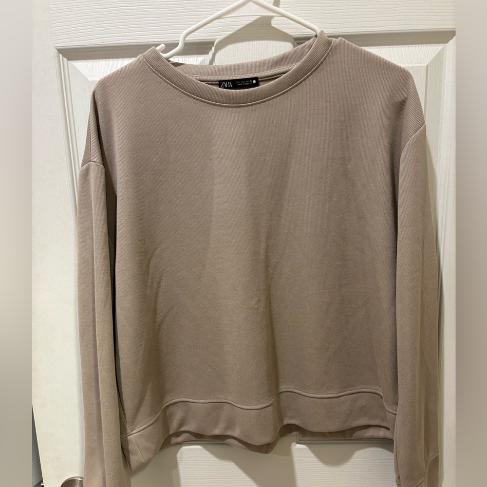 Zara Women's Tan Sweatshirt
